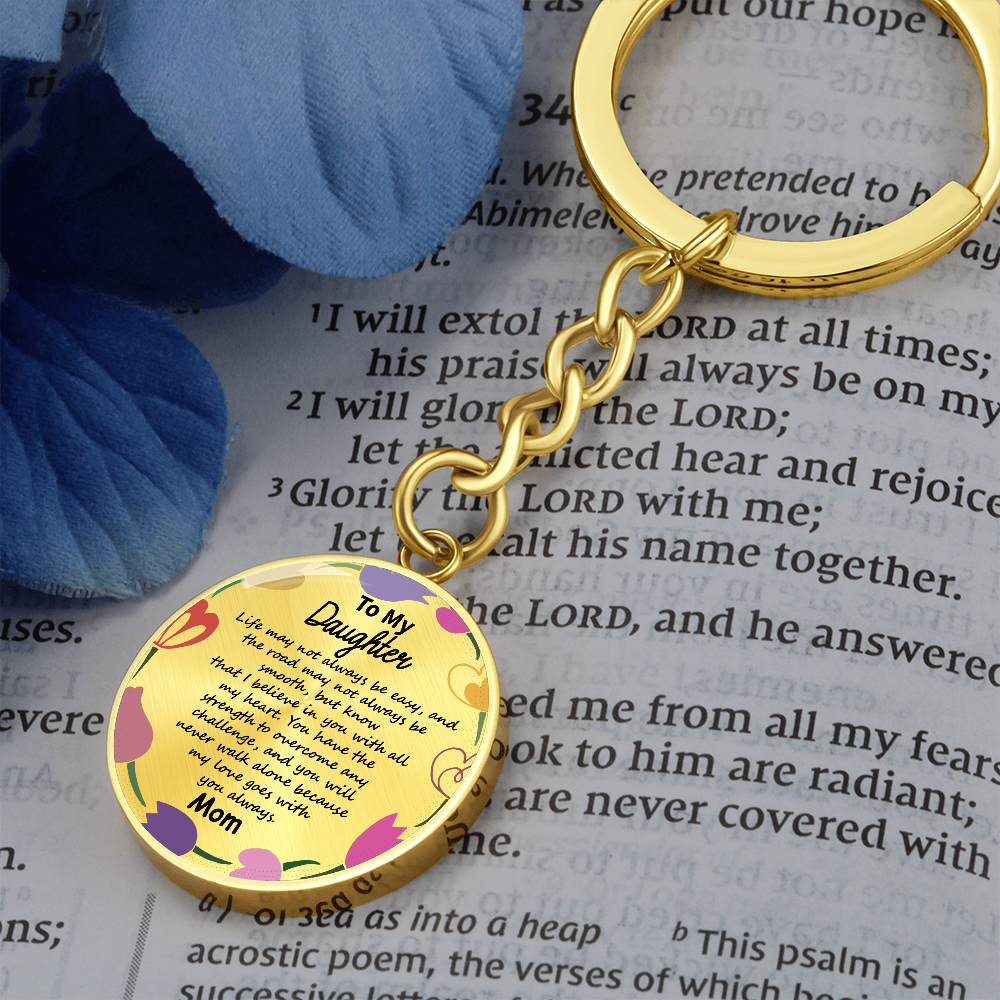 Daughter Keychain Circle – Minimalist 'Always in My Heart' Engraved Keyring – Ready-to-Give Present for Teens & Women